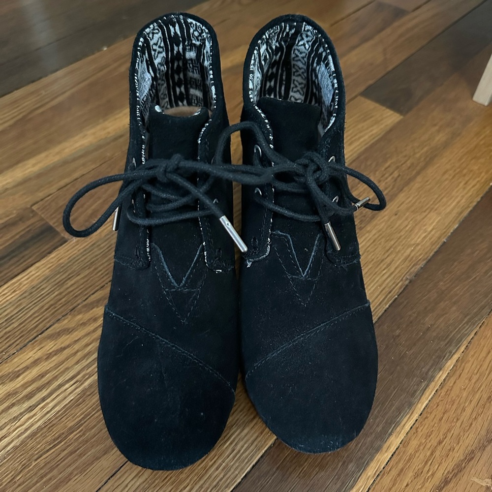 Tom’s Velvet Booties